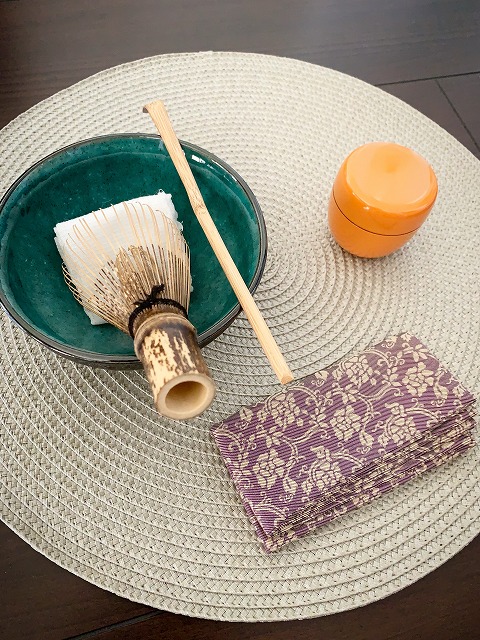 五感で季節を感じる 第3週 火曜 テーブル茶道(初級) 体験会 4/21(火) 体験費880円 教材費1.760円