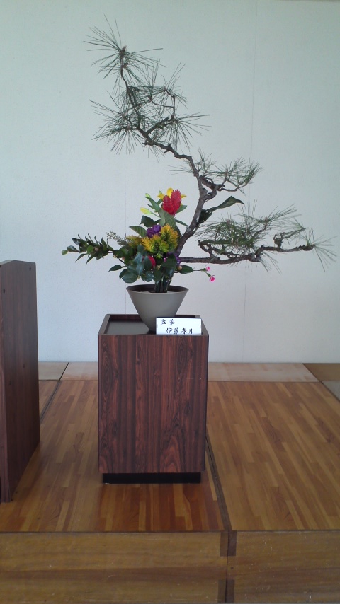 お花と共に 池坊・生け花教室