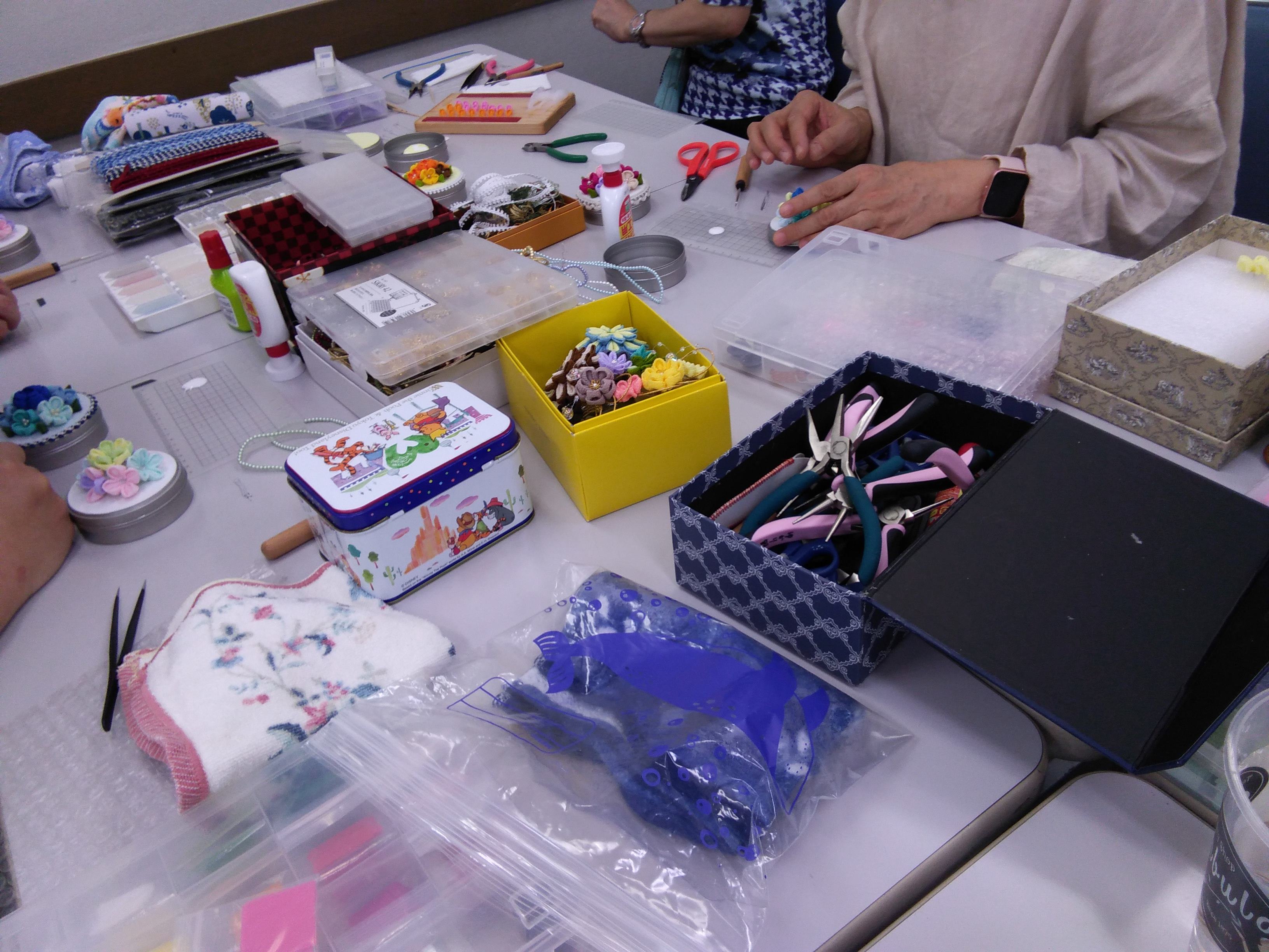 晴れの日のための小さな手仕事 ゆかり野つまみ細工