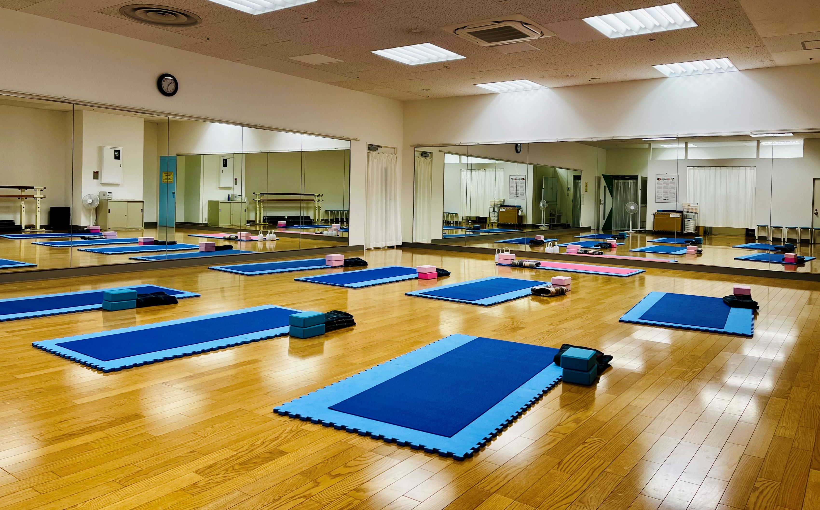 一週間の疲れをリセット 週末・リフレッシュヨガ毎週