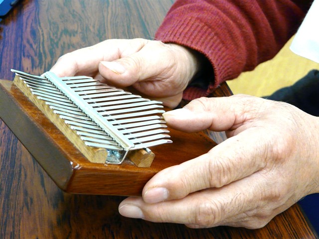 いやしの音色で弾き語り カリンバ教室