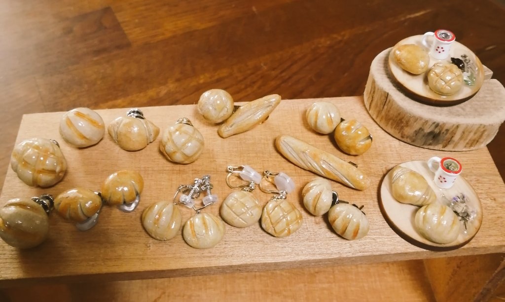 陶器粘土とレジンで作る ミニチュアパンのキーホルダー(全3回)