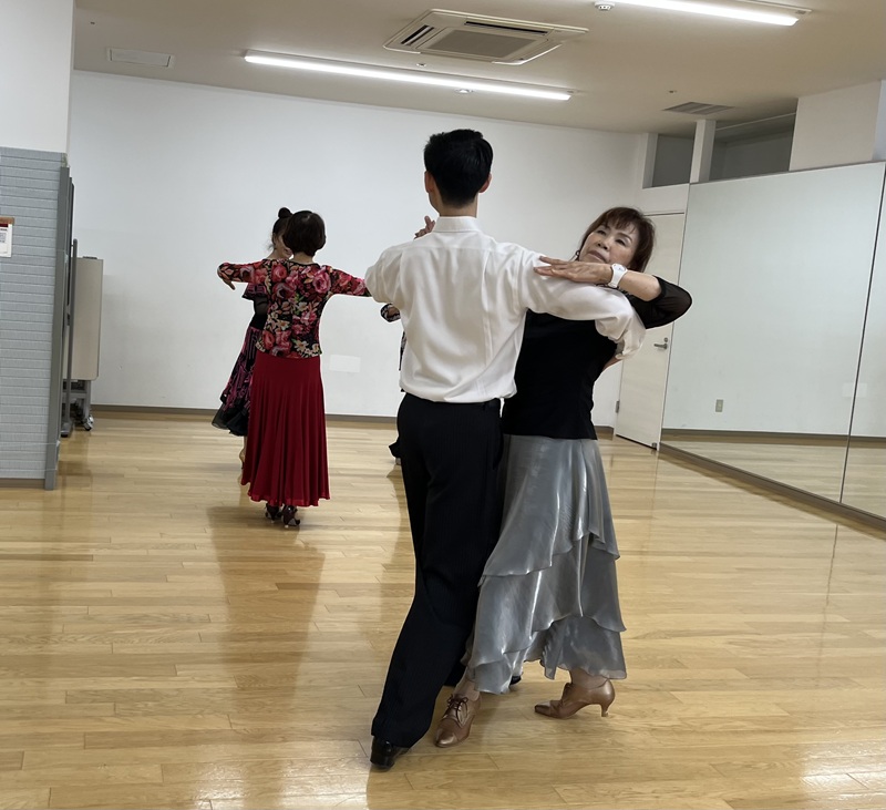 614/初めてでも大丈夫!気軽に通える 社交ダンス