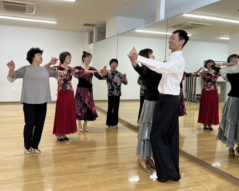614/初めてでも大丈夫!気軽に通える 社交ダンス
