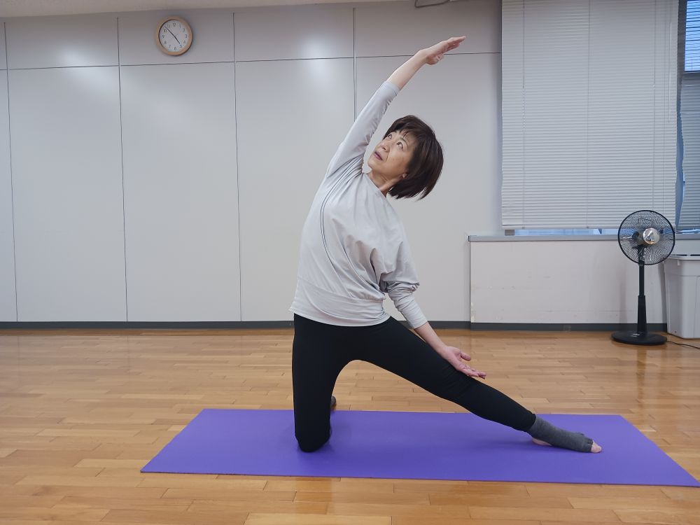 気持ちのよいポーズと呼吸で身体も心も健やかに美しく リフレッシュヨガ