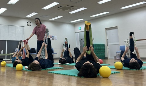 シニアのための ゆっくりエアロビクス
