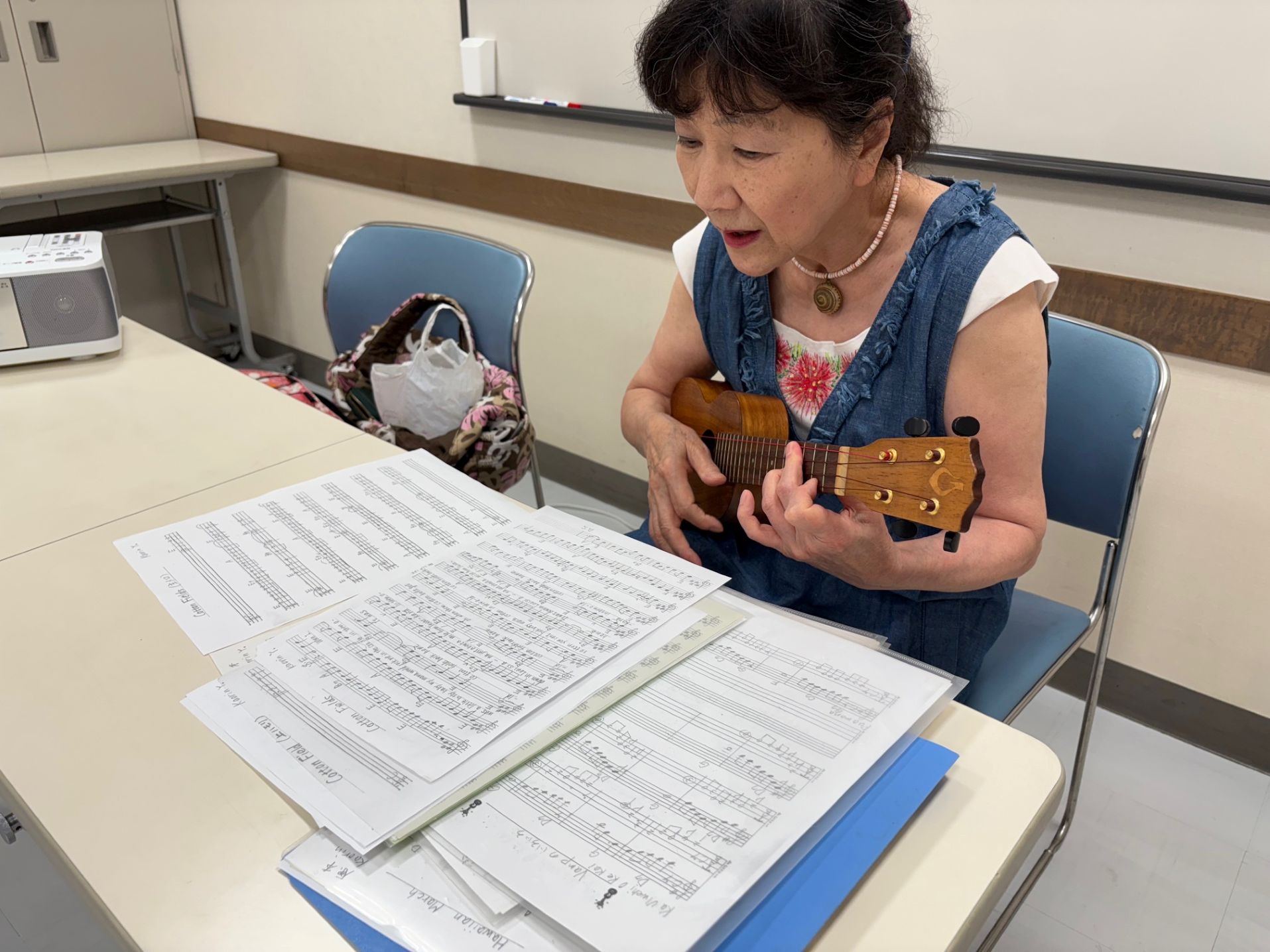 ハワイアン気分で楽しく♪ ウクレレサロン