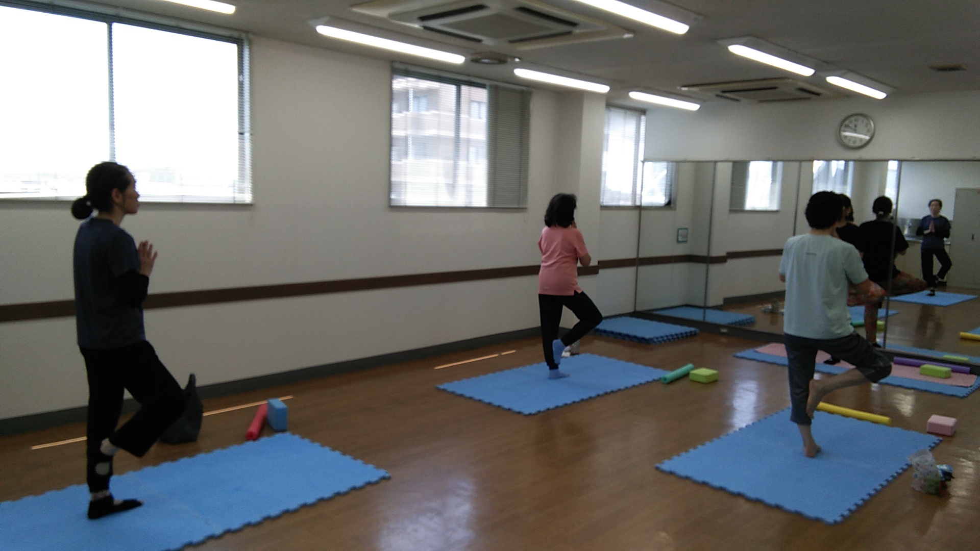 心身のリラックス やさしいヨガ