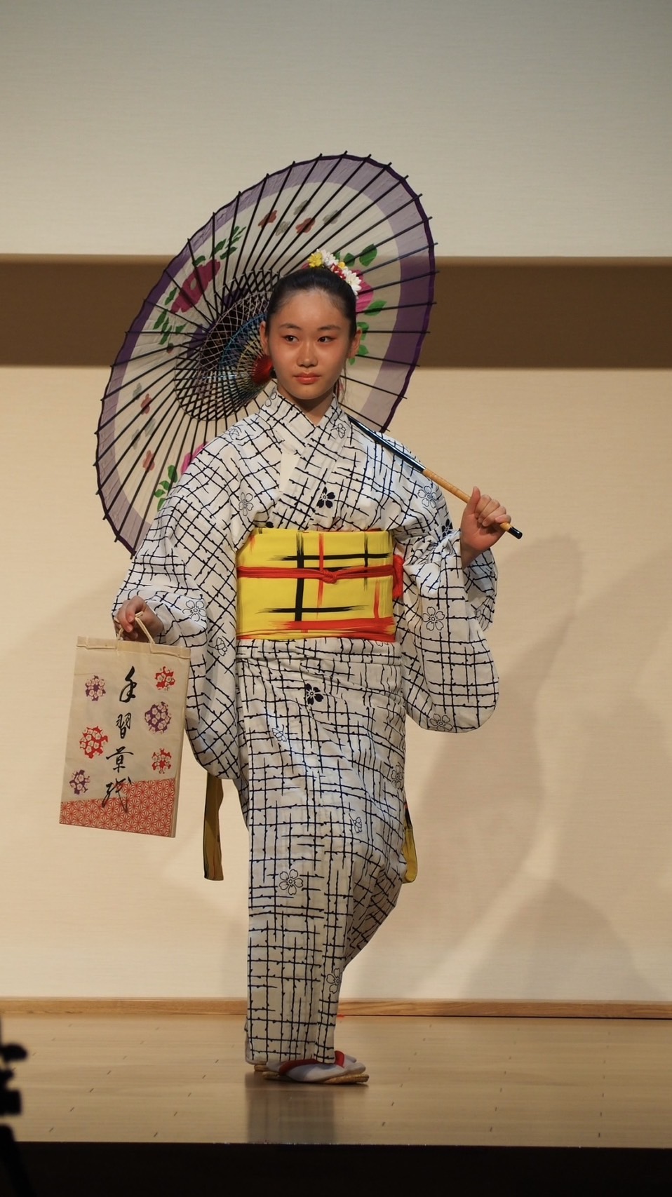 礼儀作法も身につく こども日本舞踊