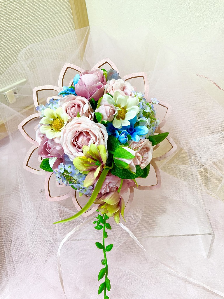 様々な花材で季節のアレンジ フラワーデザイン講座(全6回) 秋の新講座 10/25(土)スタート