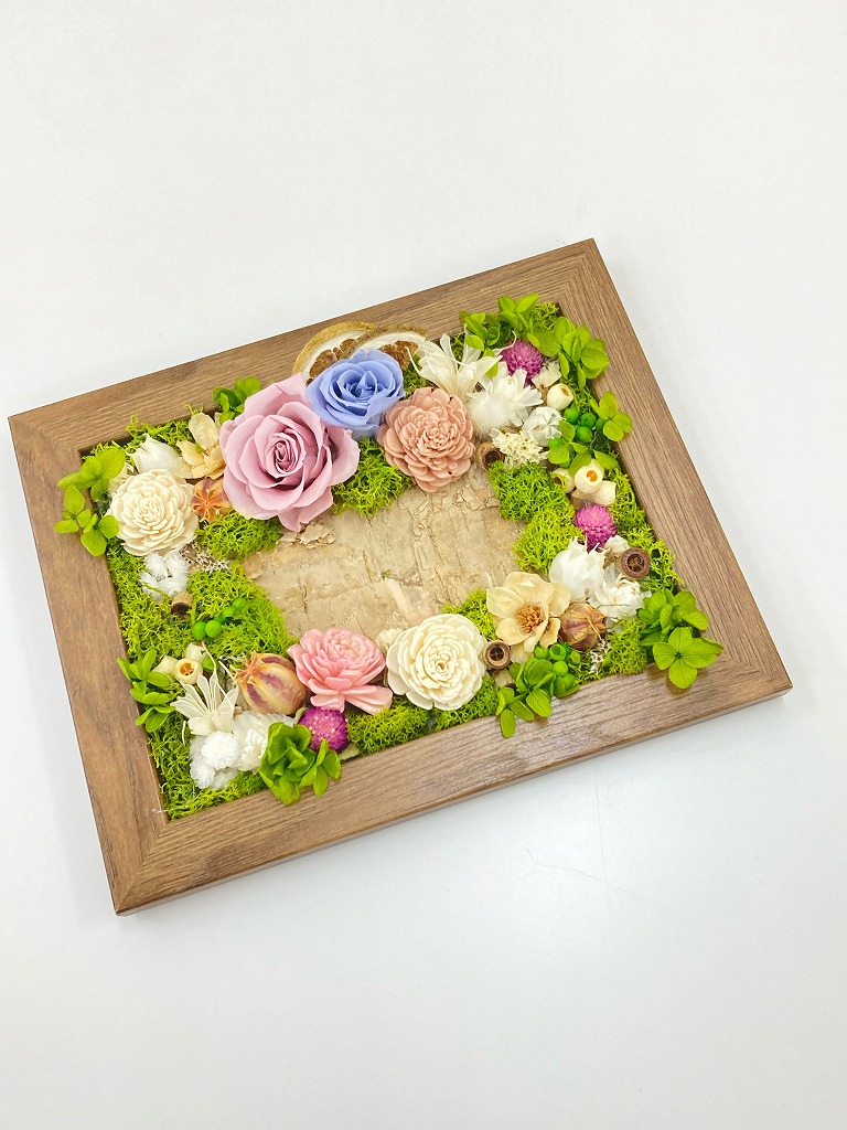 様々な花材で季節のアレンジ フラワーデザイン講座(全6回) 秋の新講座 10/25(土)スタート