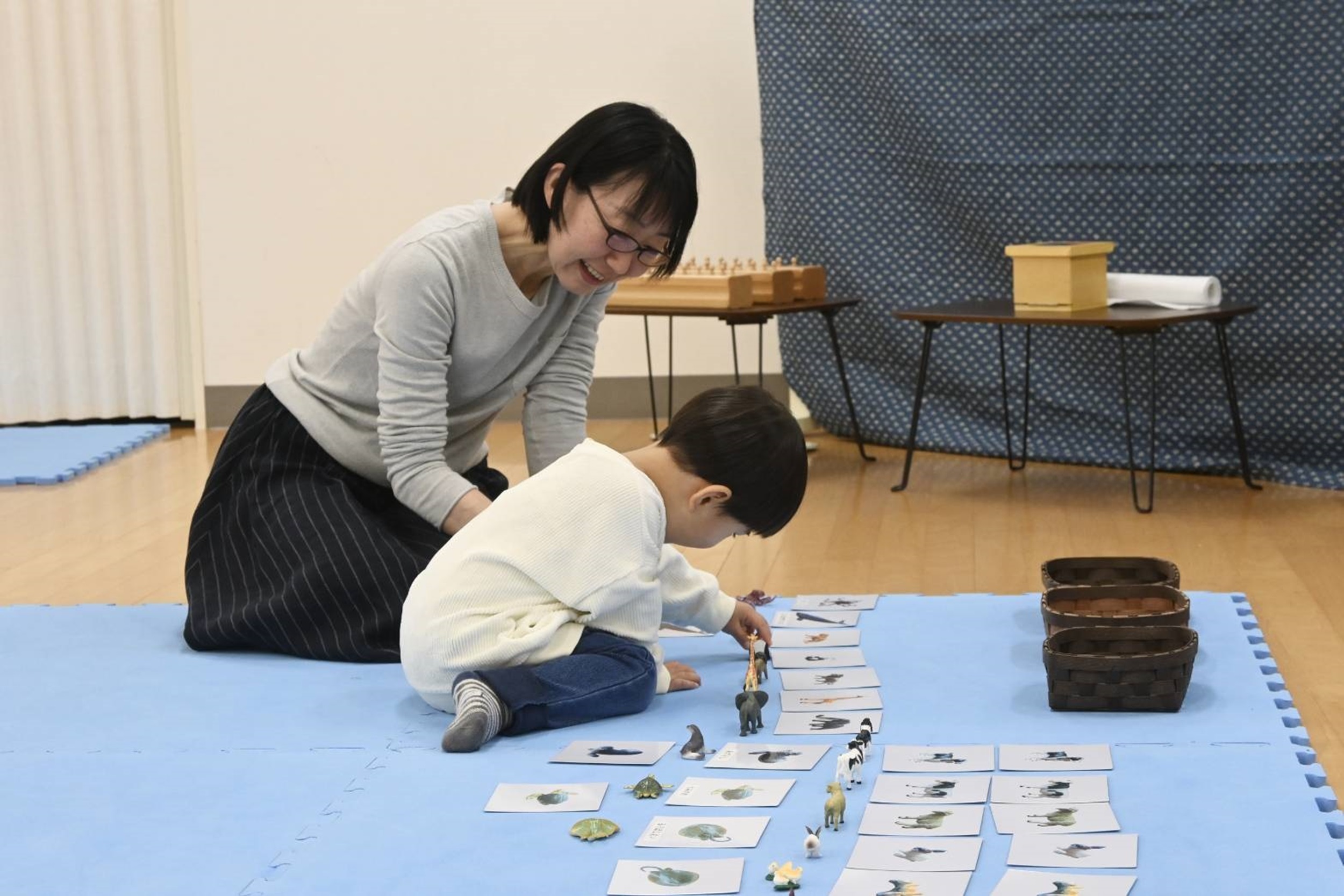 親子クラス(1才半～2才半) モンテッソーリ教育こどものいえ