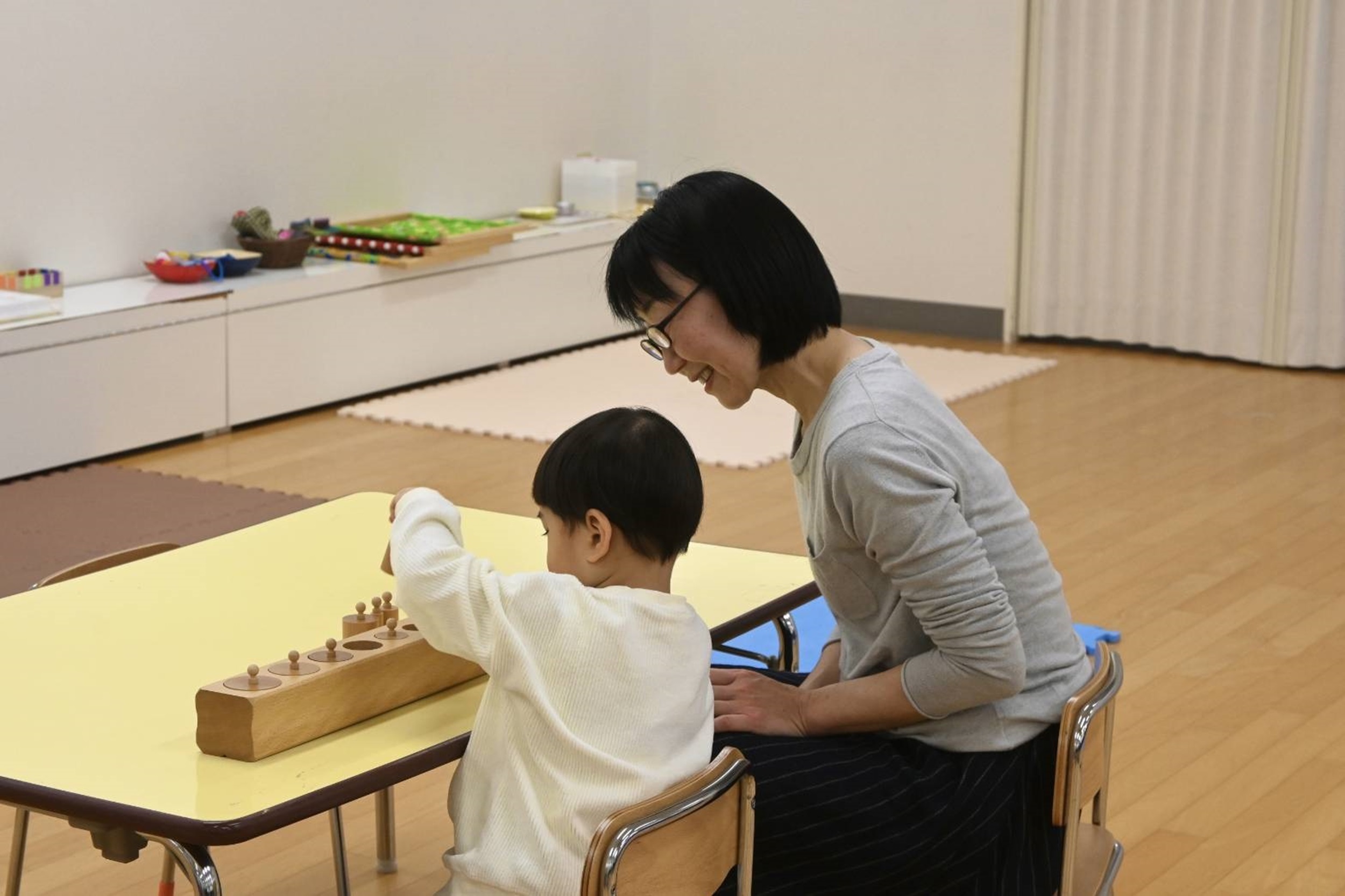 親子クラス(1才半～2才半) モンテッソーリ教育こどものいえ