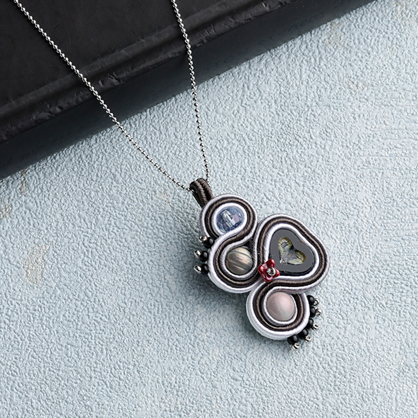 ソウタシエコードで彩る 大人のためのアクセサリー講座