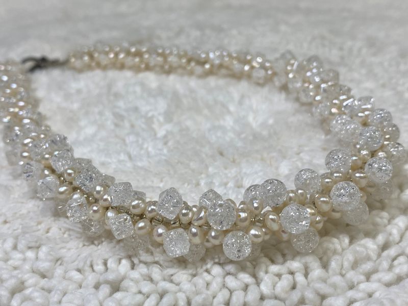 針と糸で編む ビーズステッチジュエリー