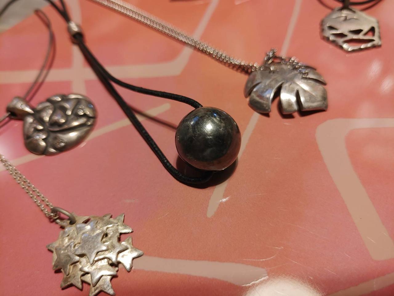 銀粘土中心に様々な素材で作る アクセサリー工房