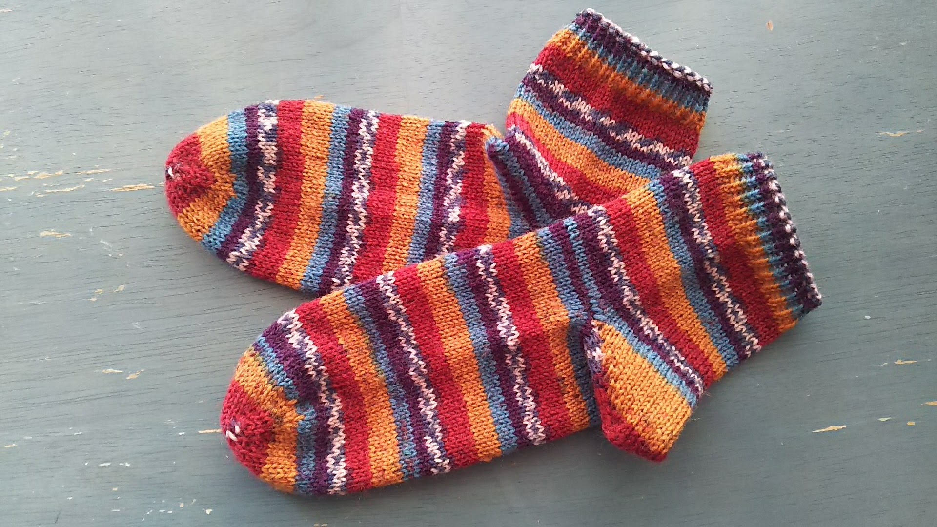 暮らしにあたたかな手編みを はじめてさんの手編みくつ下 体験日11/20(木)・12/4(木) 体験費550円 教材費1,100円