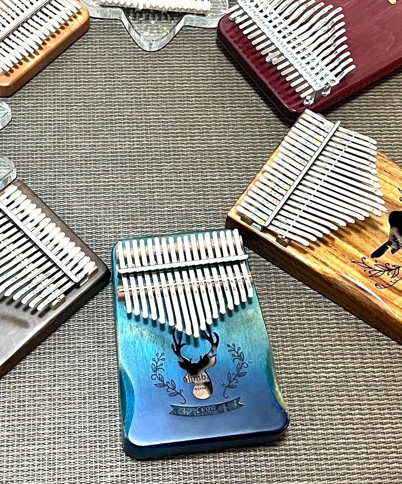 指先から脳を元気に 癒しのカリンバ教室