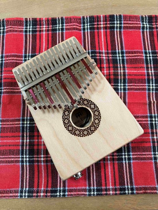 楽しくカリンバを奏でましょう カリンバ入門