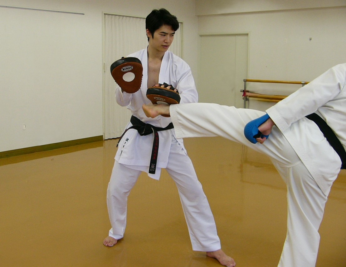 強くなろう! 空手教室 子ども 秋の新講座 10/5・12(日)見学会