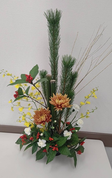 良い年を願って作る 生花でお正月アレンジ 秋の1DAY講座 12/27(土)