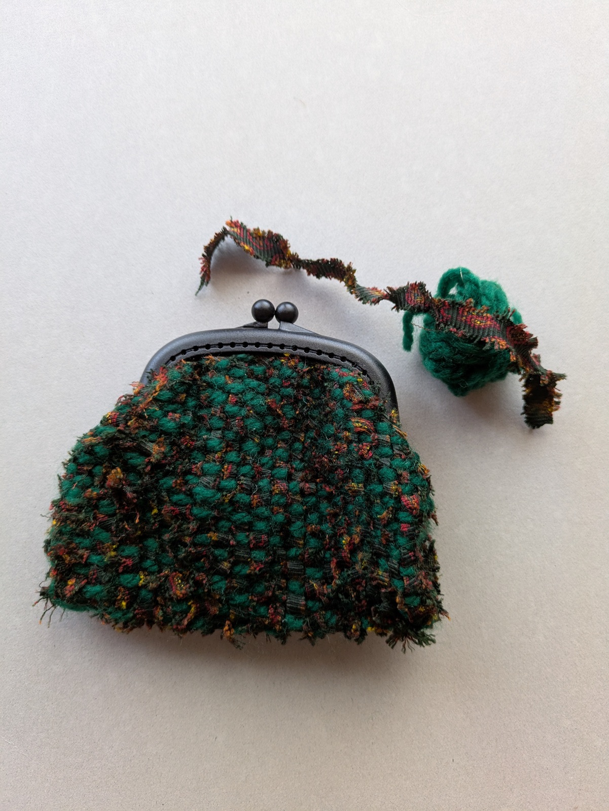 【秋のスペシャル講座】ご家族の思い出を品物に! 古ネクタイで作るさき織りマット (全2回)