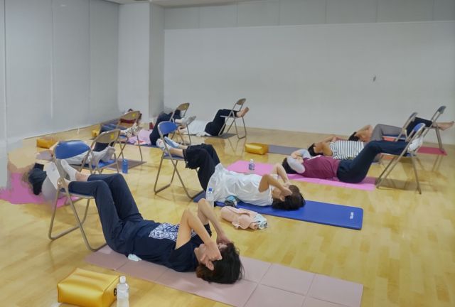 腰、ひざ、肩の痛みが楽になる! エゴスキュー体操