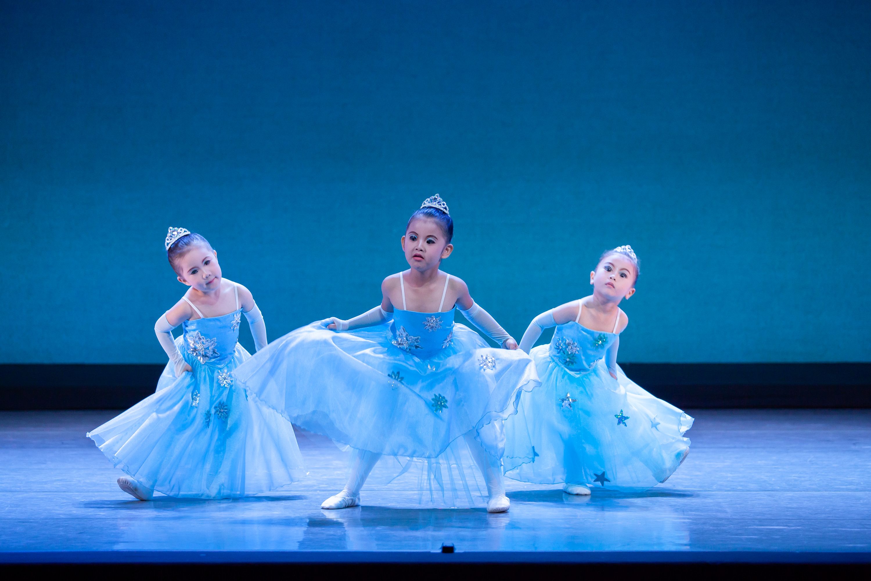 【新春の新講座】 動いて!笑って! 「モダンバレエ」 1/31・2/7(土) 880円 体験会