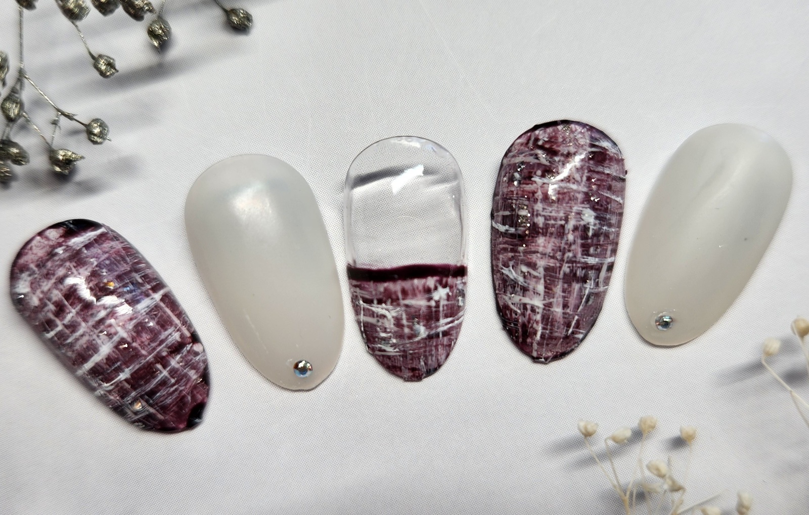 マスターすれば自宅で気軽に自分で出来る! セルフジェルネイル