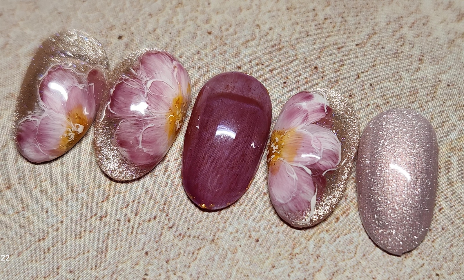 マスターすれば自宅で気軽に自分で出来る! セルフジェルネイル