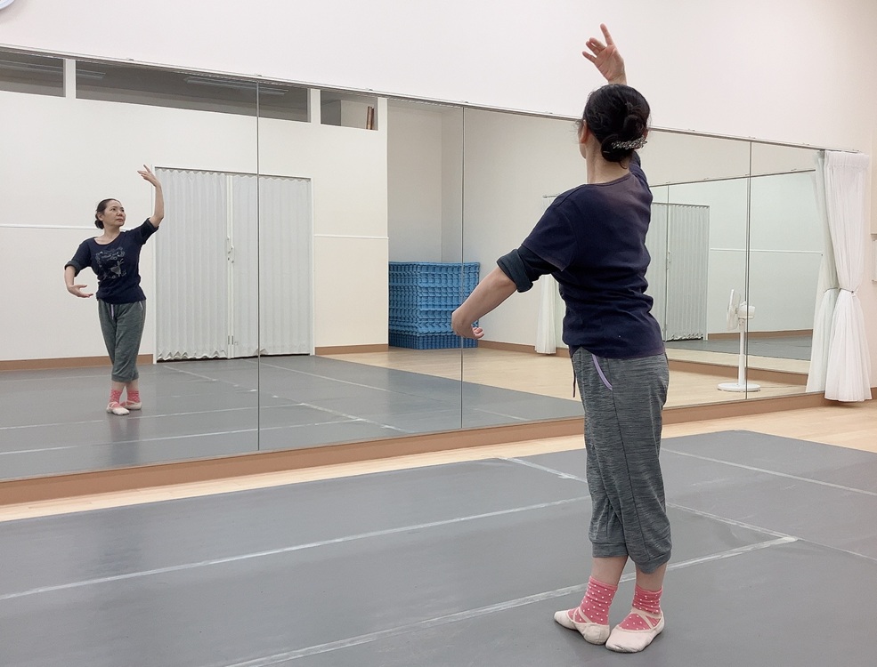 手足の動作を高く発揮するための 体幹ストレッチ