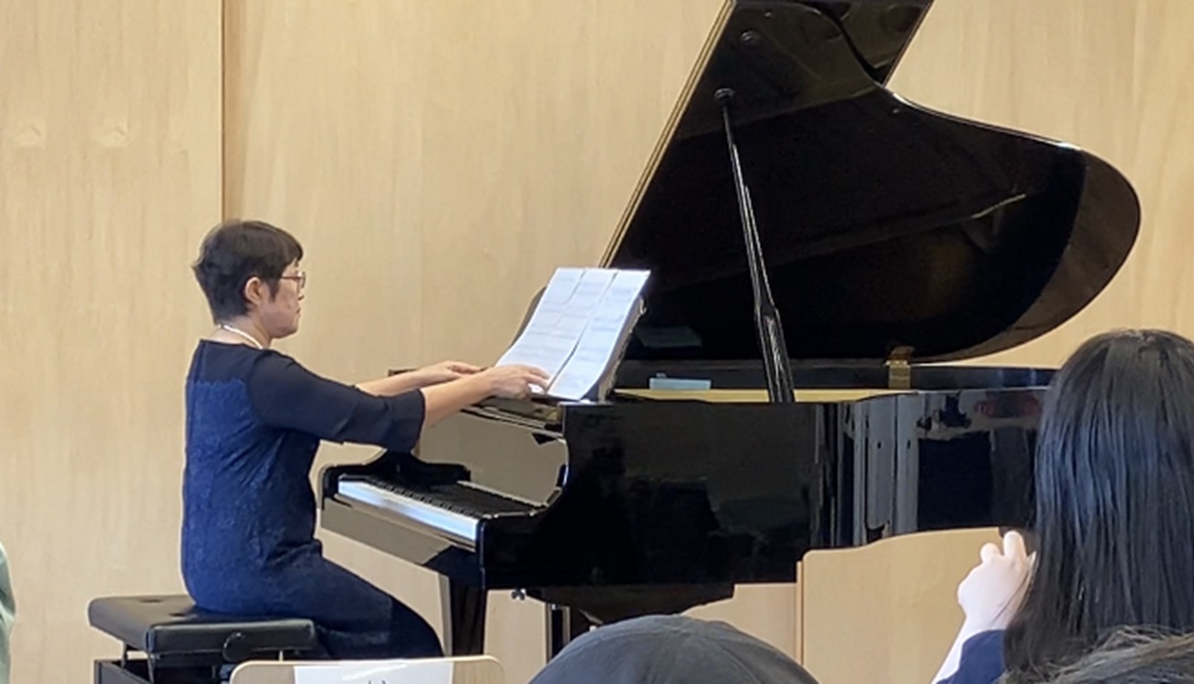 楽しく弾きましょう♪ ピアノレッスン 30分個人レッスン