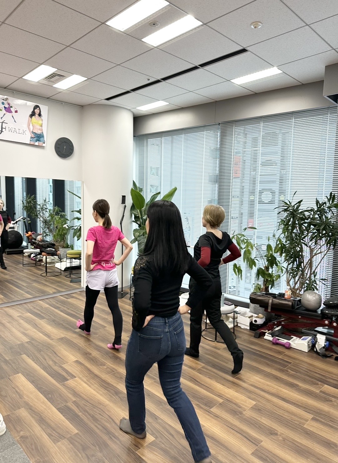 見た目年齢ー10歳! やせる3拍子ウォーク