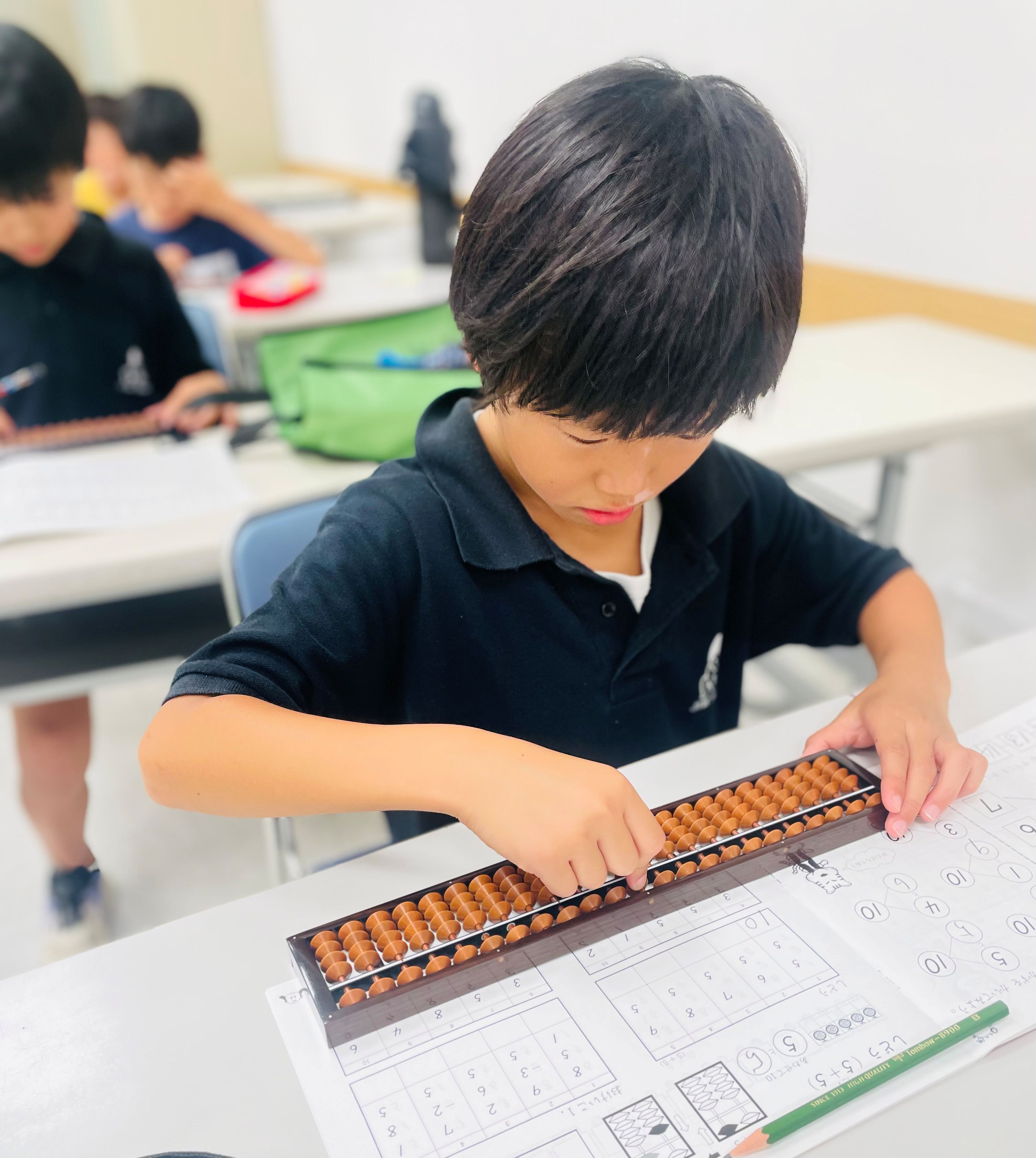 【年長・年中】 「ちびっこそろばん」