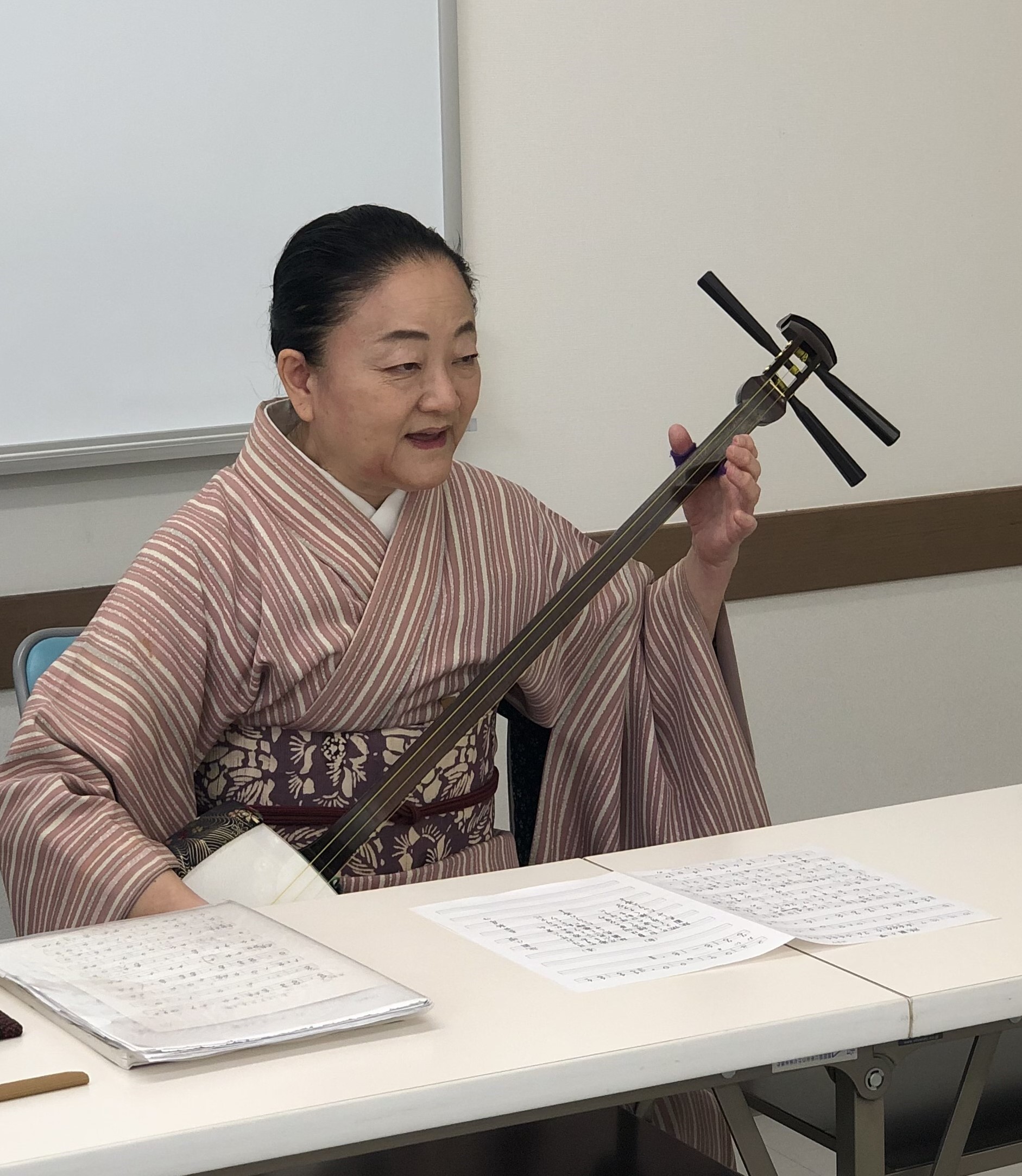 ハウタ・ゾクキョク 三味線のてほどき
