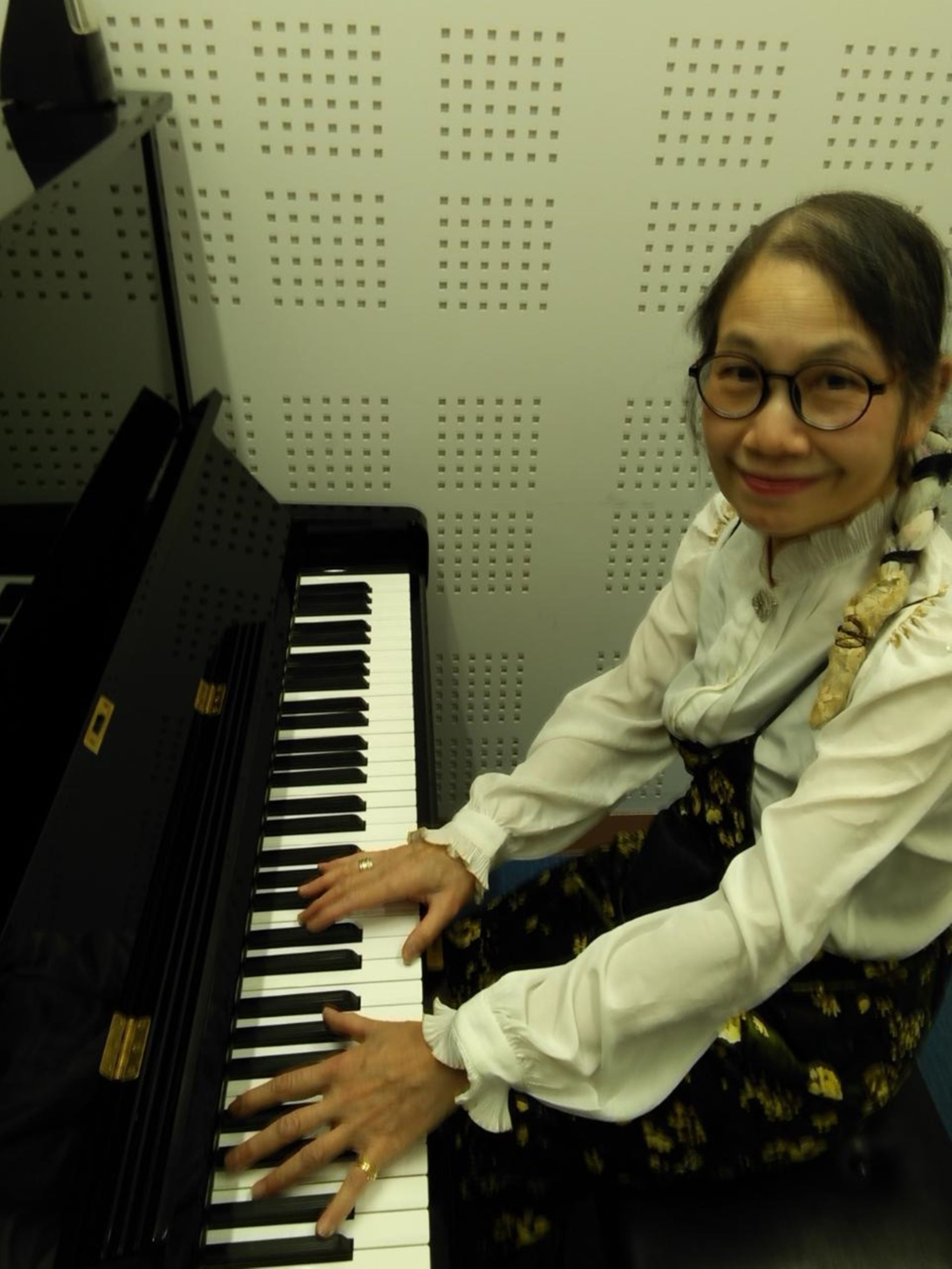 「6回」から始めよう (全6回)会話も歌も明るい声で