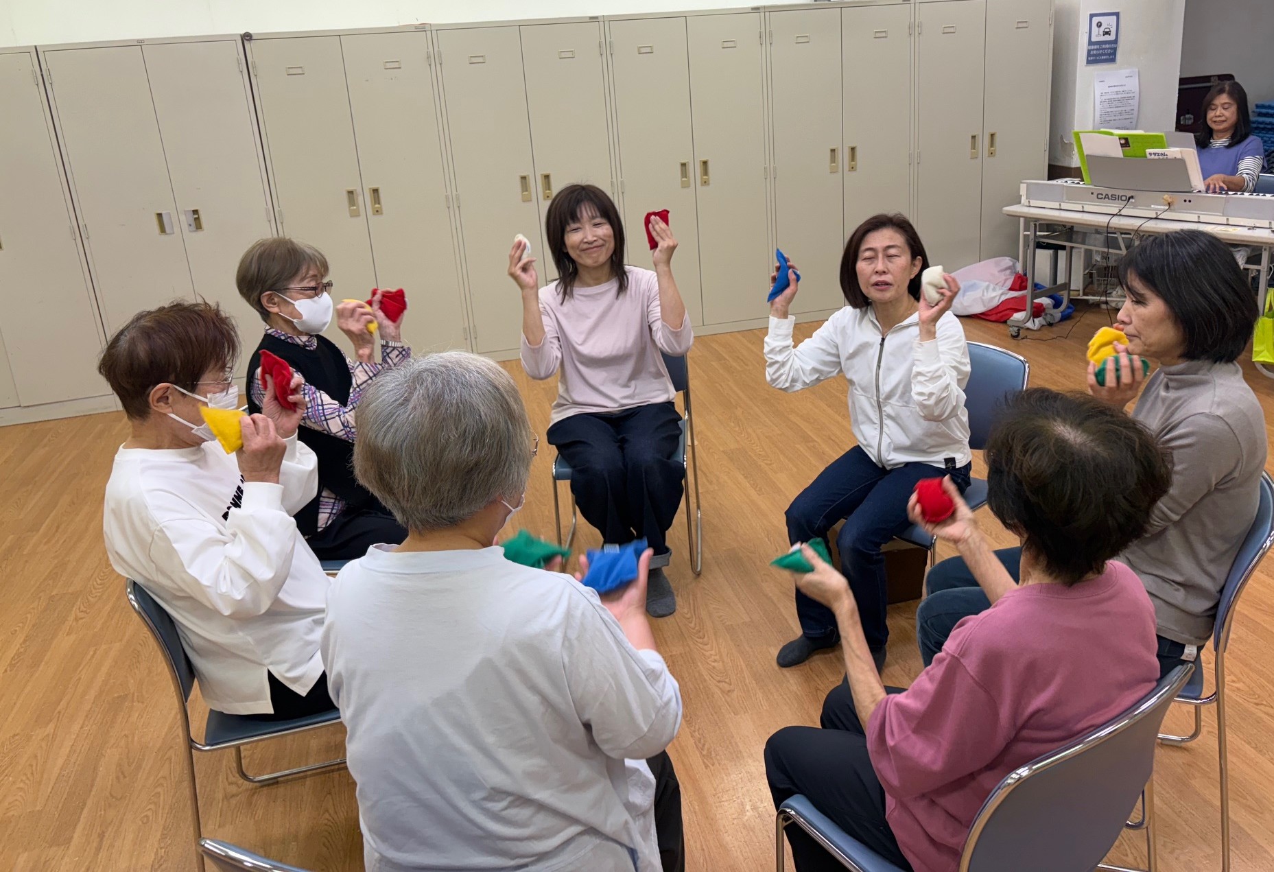 音楽と運動で楽しく脳トレ♪ シニアのための音楽ムーブメント