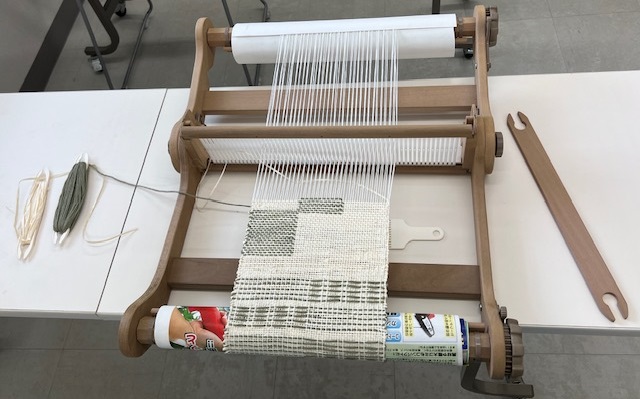 古い布や残り糸を再生しよう 手織り・裂き織り