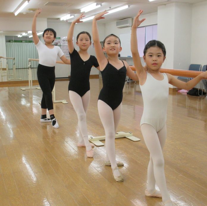 はじめての ジュニアクラシックバレエ(4才～ 冬のおすすめ講座 11/24(月)体験レッスン