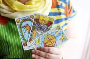 明るい未来を占う タロット 基礎～応用(全12回) 新春新講座 3/11(水)スタート予定