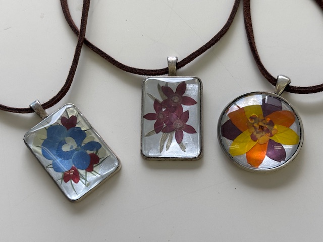 11/22ハルメク押し花アートを作ろう