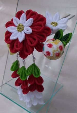 はじめてみませんか つまみ細工