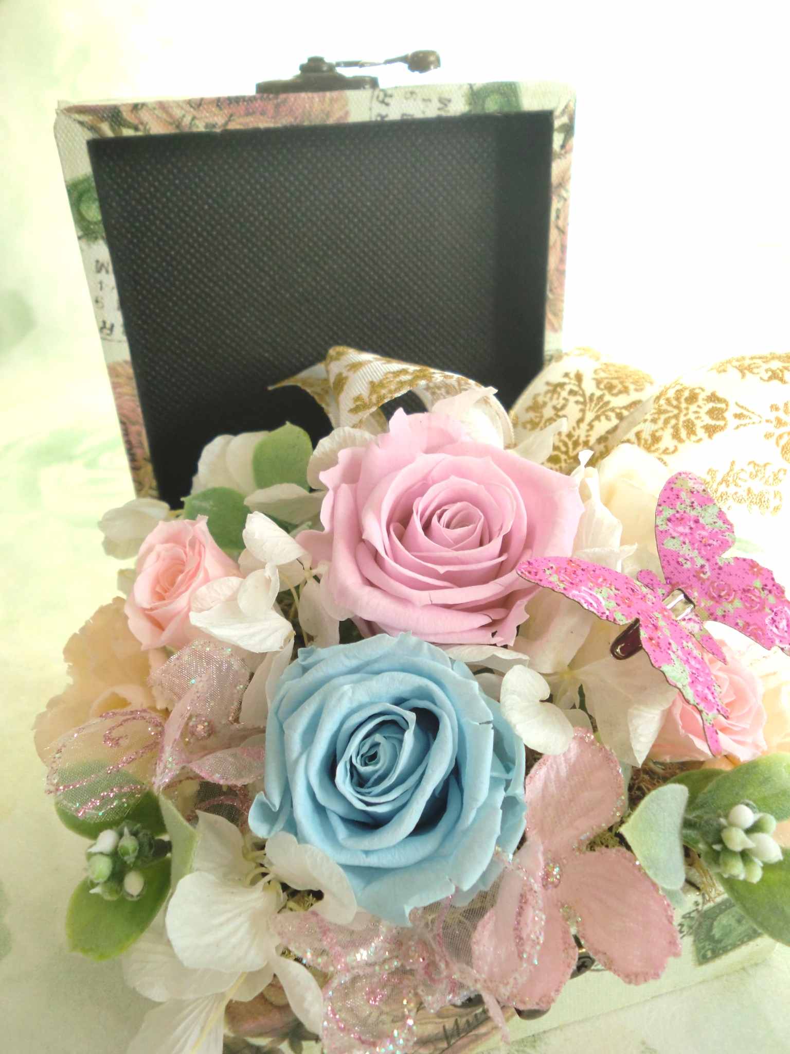 花のアレンジレッスン プリザーブド&アートを使って