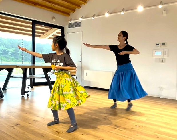 ご家族の参加も大歓迎! キッズ&ファミリーフラダンス