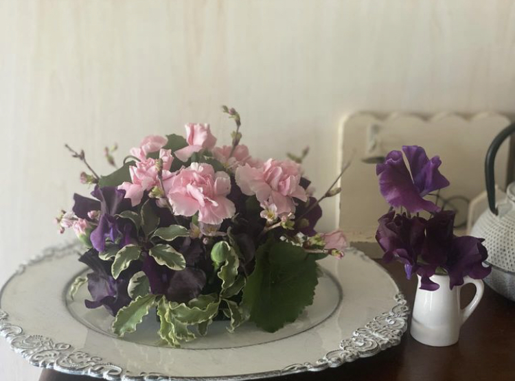 お洒落なフレッシュフラワーアレンジ パリスタイル花レッスン