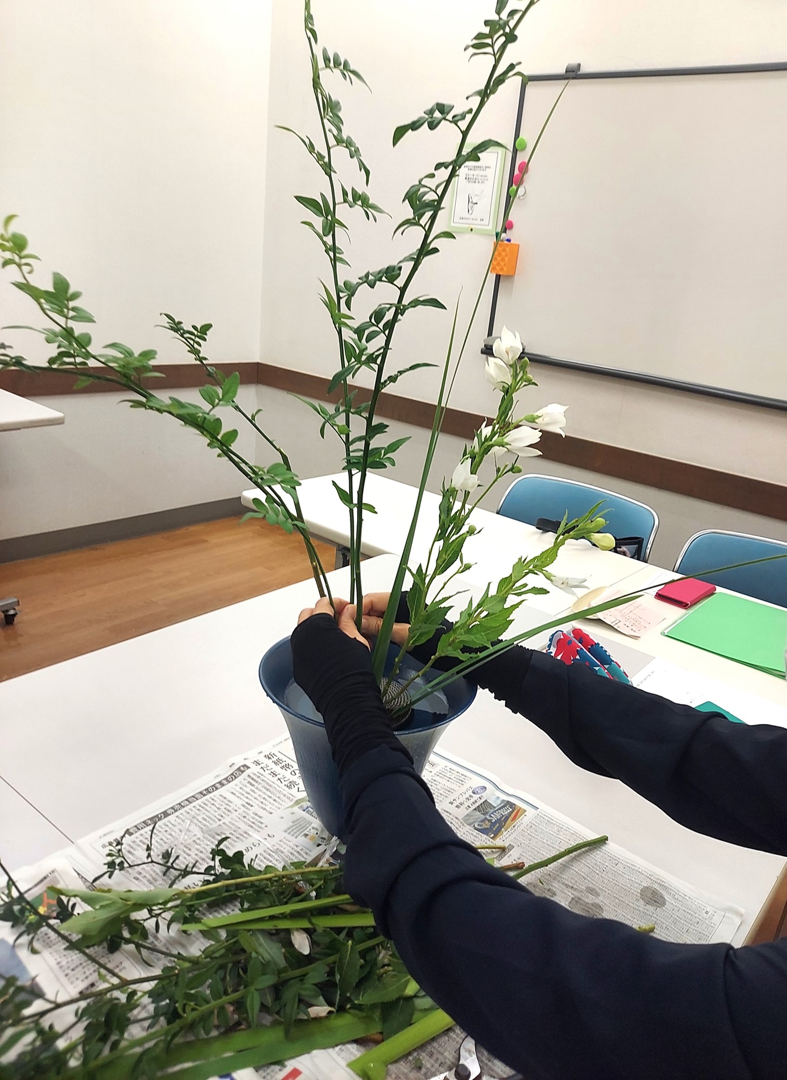 おしゃれな季節の生け花 美しい池坊