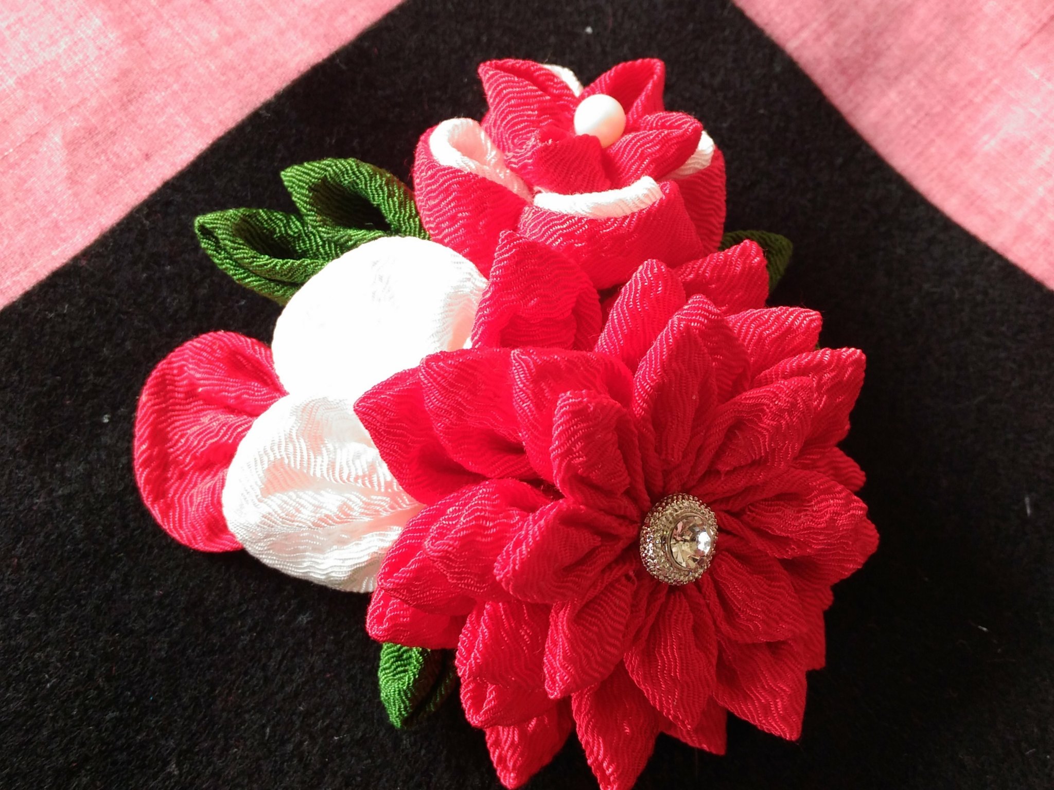 オリジナル作品も作れる つまみ細工 新春の新講座2/1(日)特別体験会