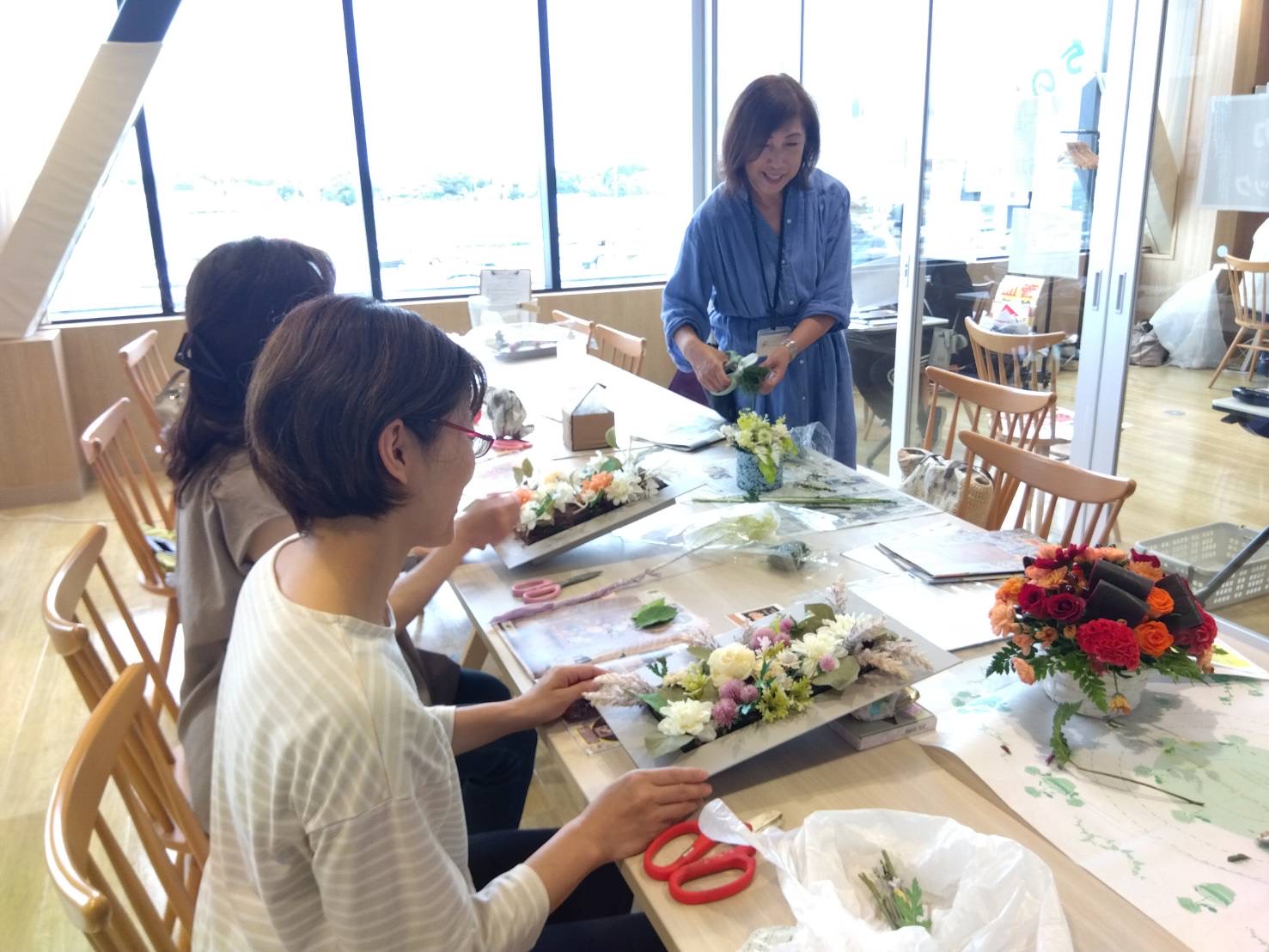 花と遊ぶ フラワーアレンジメント