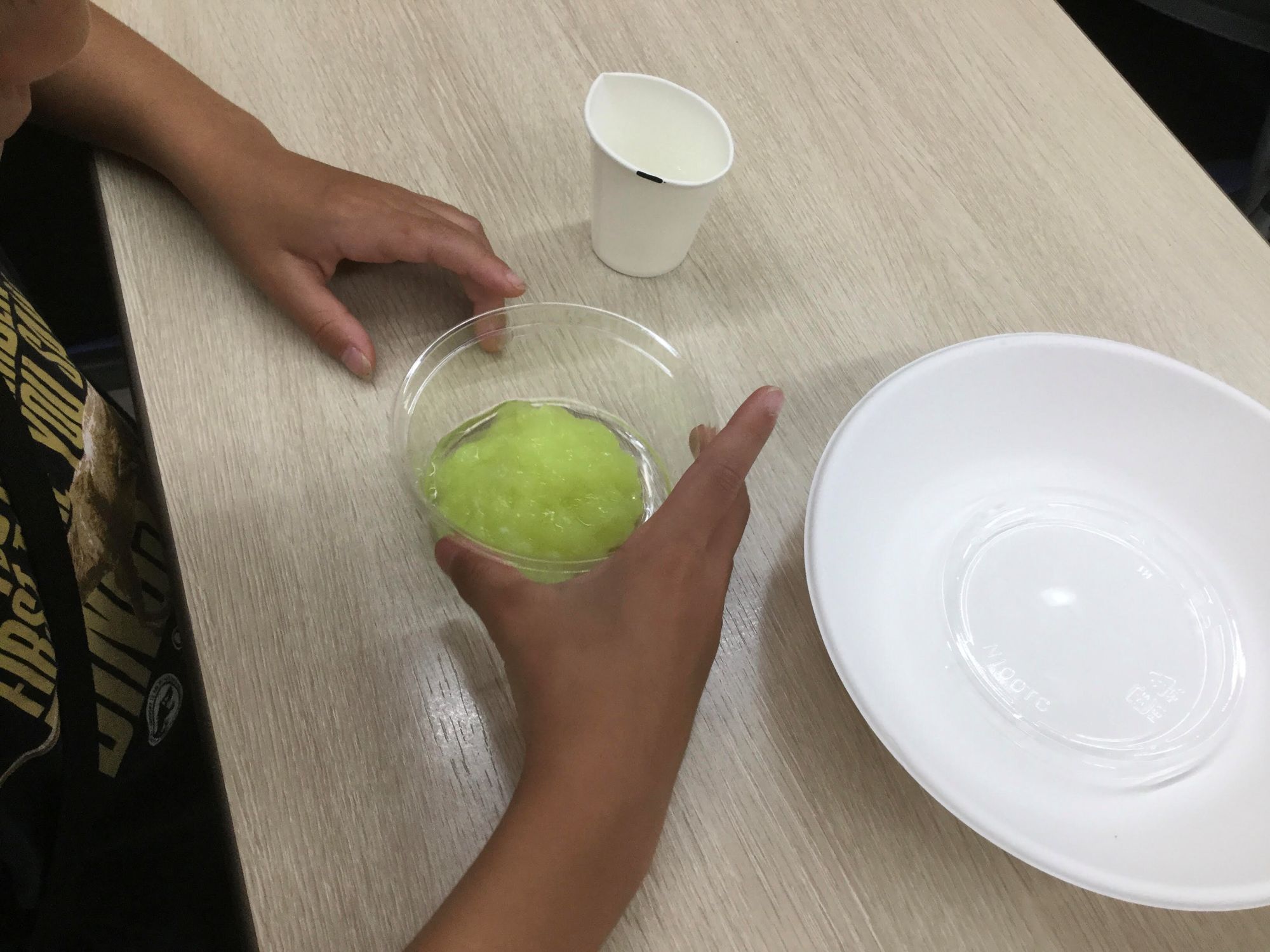 1DAY講座: 蛍光スライム・泡スライムを作ろう! 新春の1DAY講座:2/8(日)