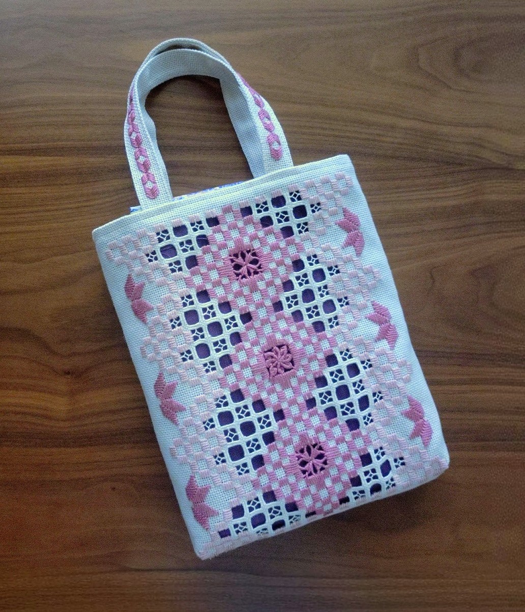 透かし模様が美しい たのしいハーダンガーワーク